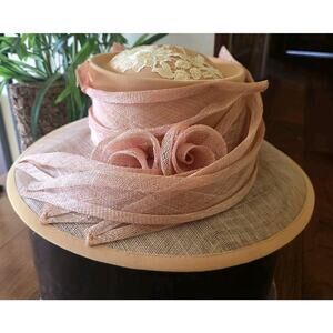 NIB Elite Champagne Marigold Embroidered Derby Church Special Occasion Sun Hat